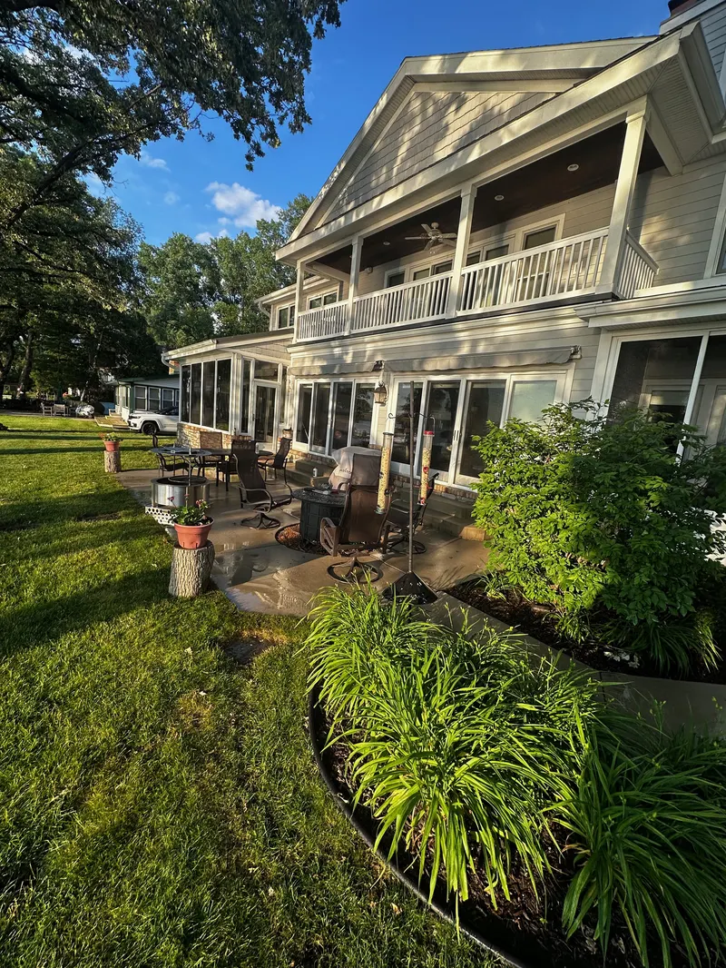 Window Cleaning in Nichols, Monona - Photo 3
