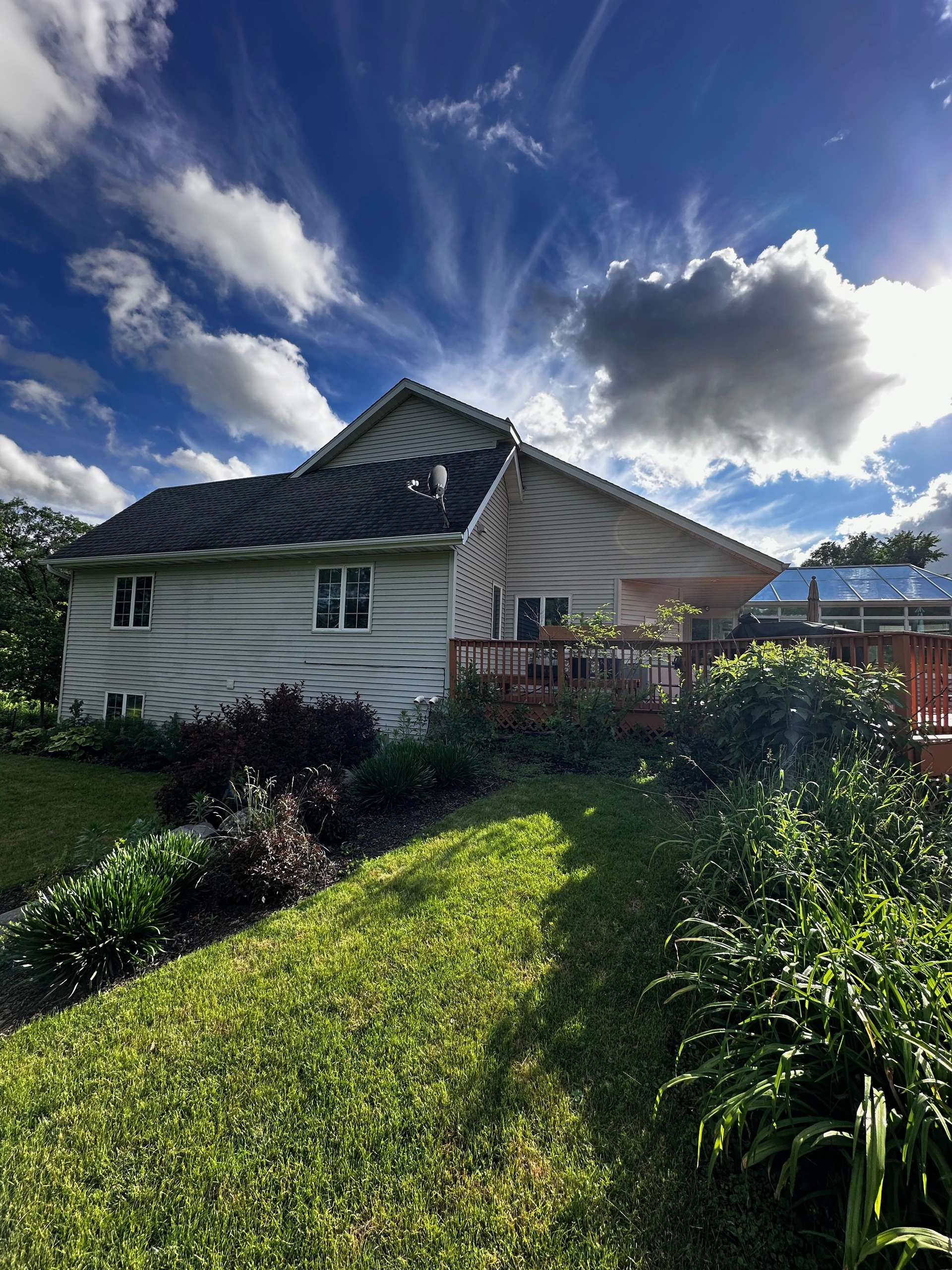 The Total Wash Co. work truck arriving at a Madison home