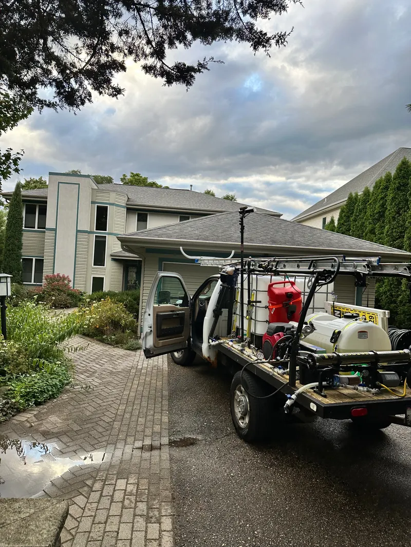 The Total Wash Co. work truck arriving at a Madison home