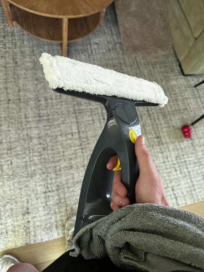 Screen Cleaning & Repair by The Total Wash Co. in Madison, WI