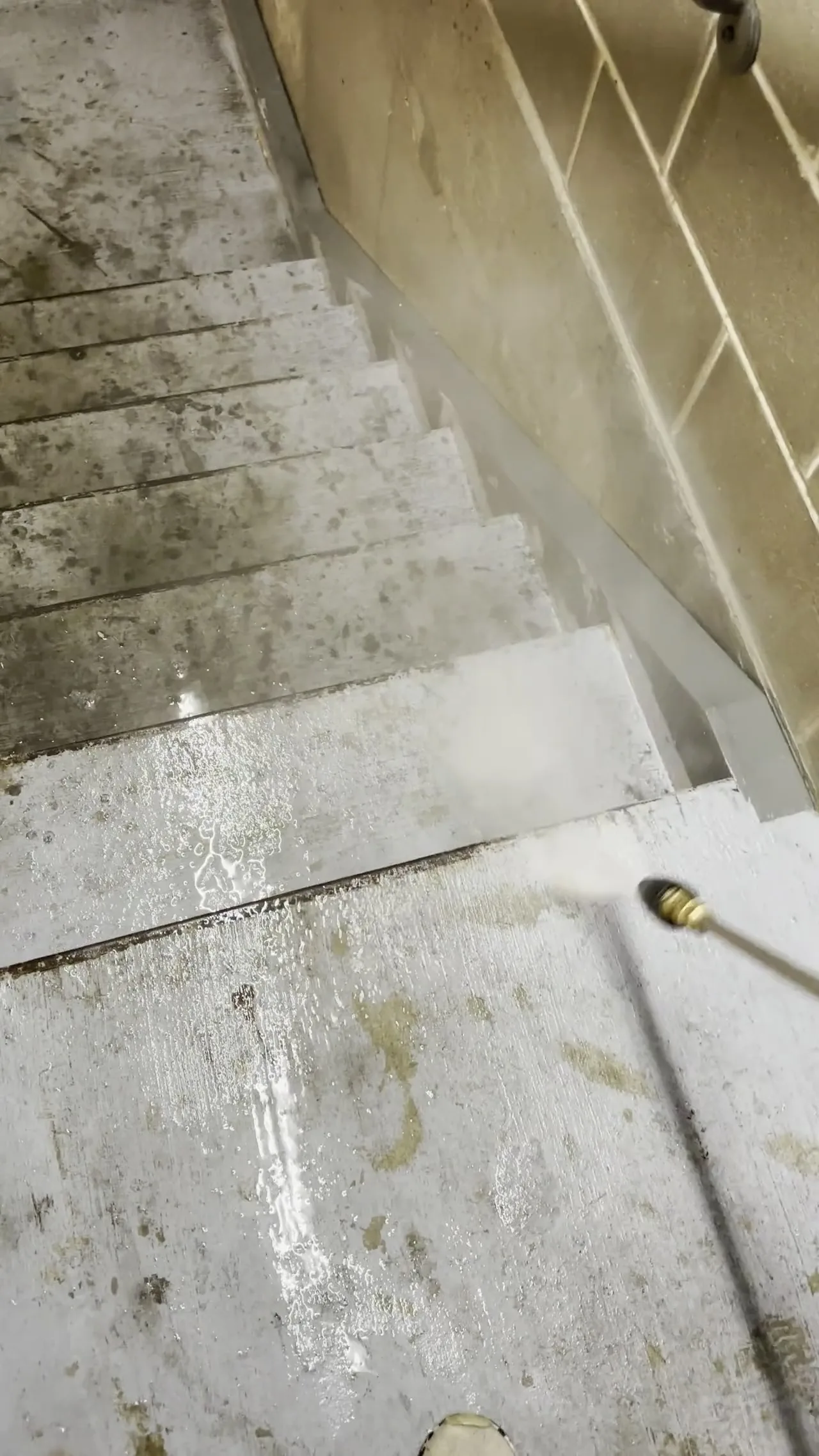 Professional parking lot cleaning results